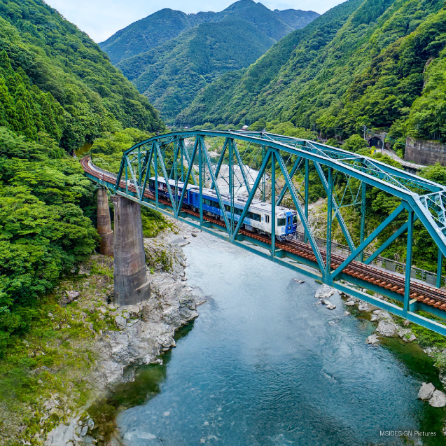 藍よしのがわトロッコ