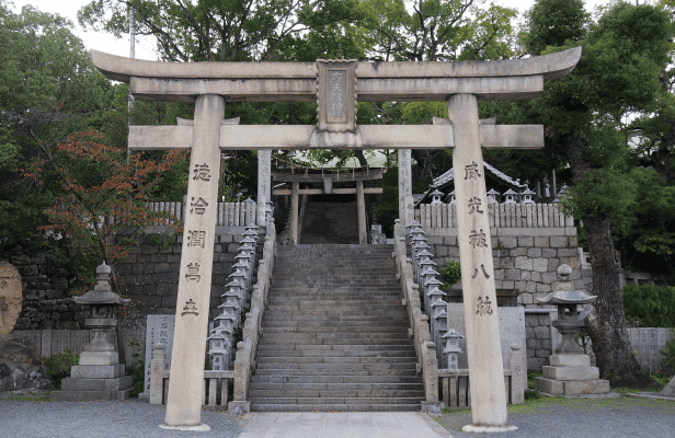 宇夫階（うぶしな）神社