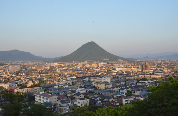 飯野山
