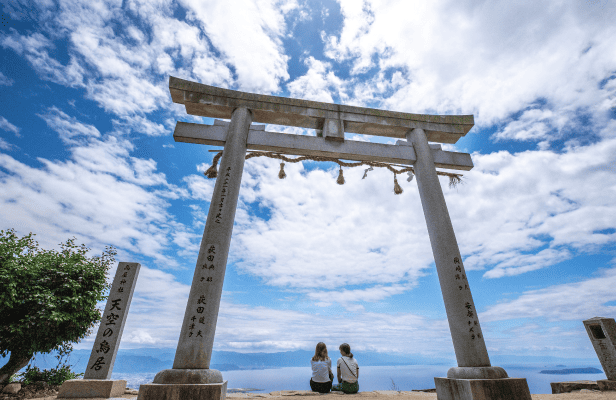 高屋神社「天空の鳥居」